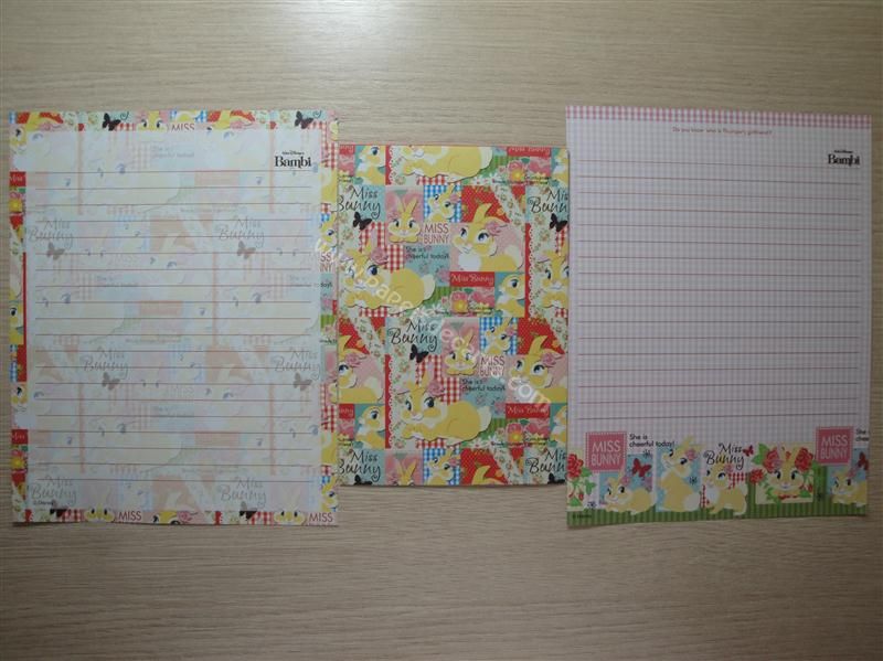 Folhas e envelope