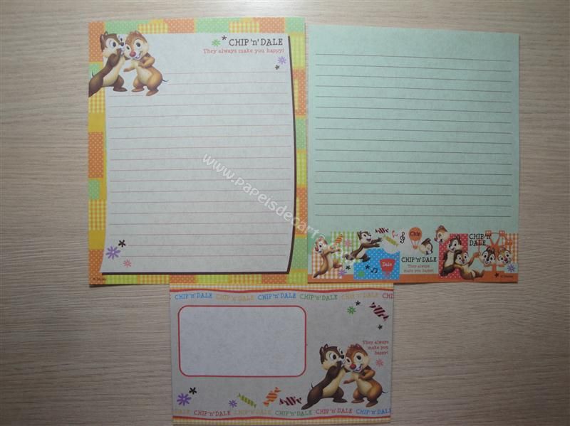 papéis e envelope
